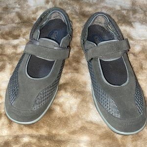 OrthoFeet Sanibel Heel Strap Shoes